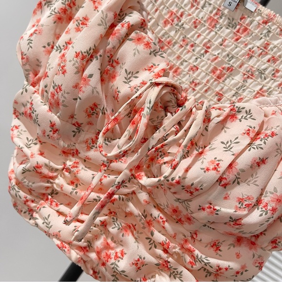 NWOT IRIS Floral blouse - Picture 5 of 10